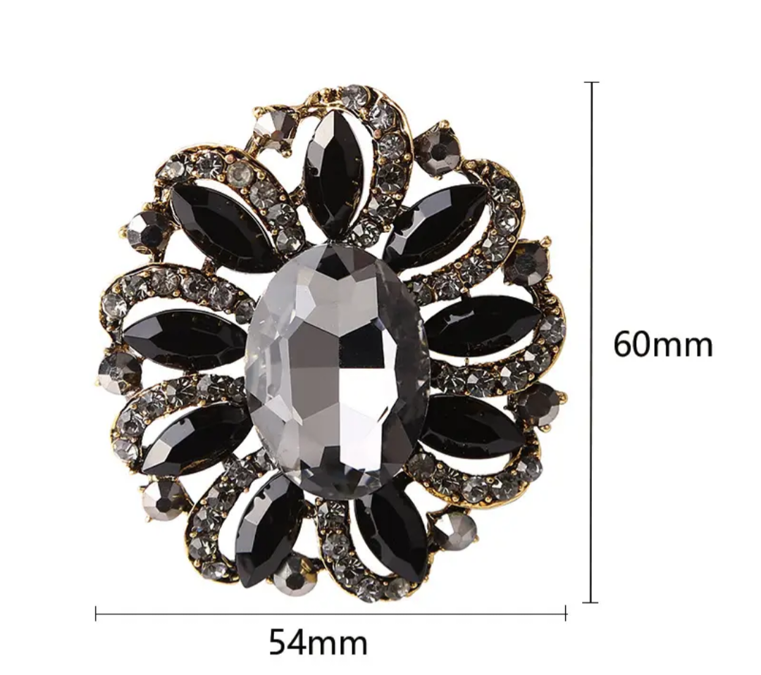 Women retro plated brooches